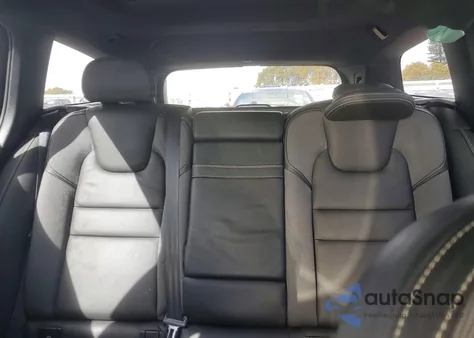 2020 Volvo V60 T5 R-Design из США, поврежденный, VIN YV1102EM7L2393851